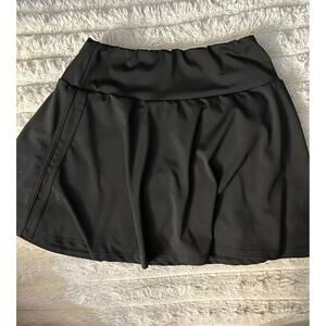 Black Women's Activewear Skirt with Built-in Shorts